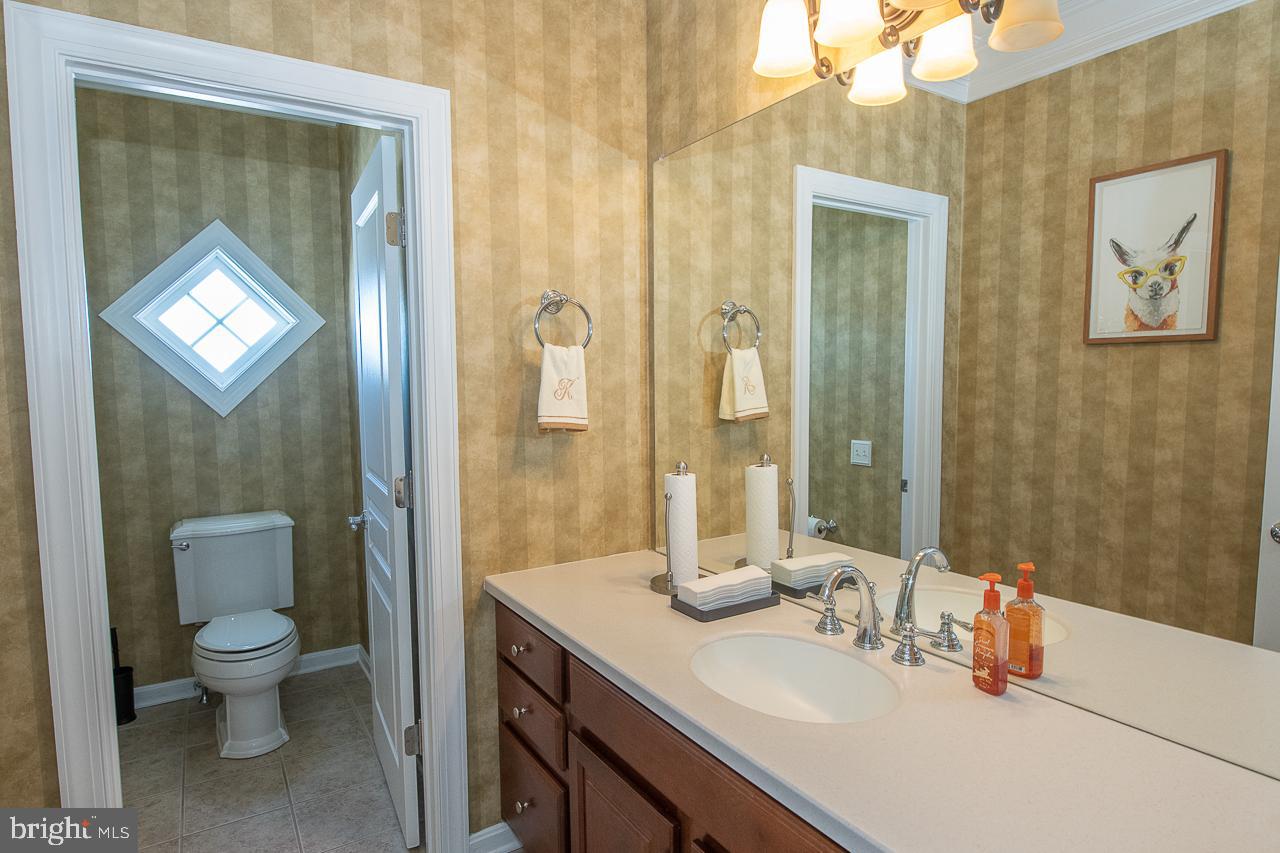 34 Hollow Drive Malvern, PA 19355 - Photo 13 of 54 Oversized Powder Room