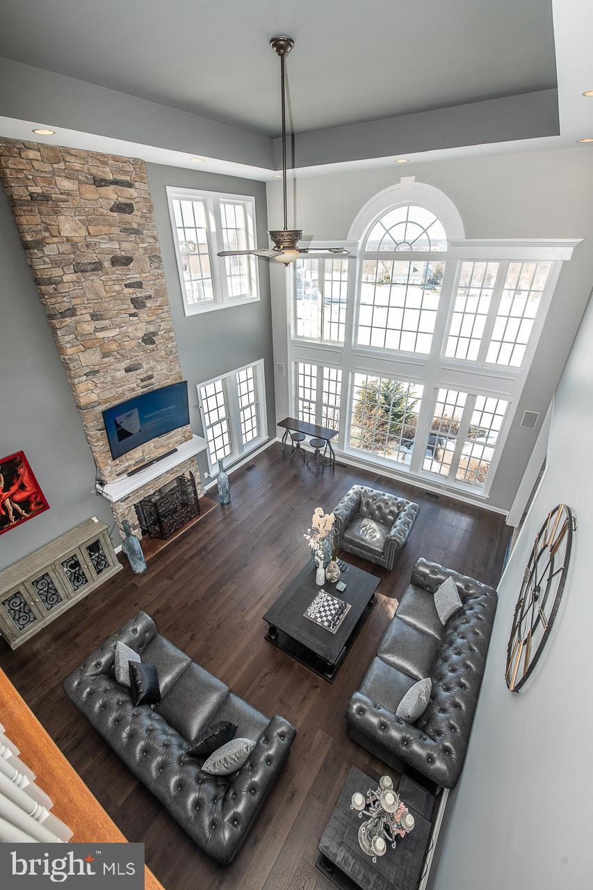 34 Hollow Drive Malvern, PA 19355 - Photo 18 of 54 Two story family room!