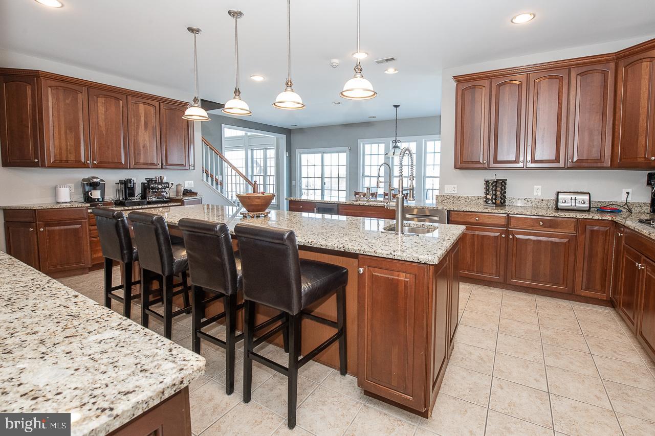 34 Hollow Drive Malvern, PA 19355 - Photo 21 of 54 Four station center island eating area!