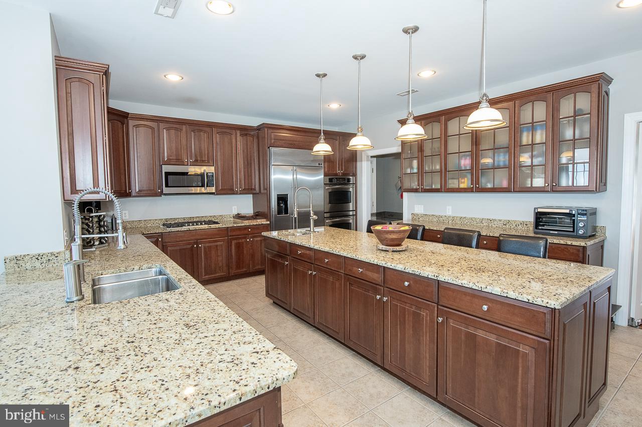 34 Hollow Drive Malvern, PA 19355 - Photo 23 of 54 Endless Kitchen Cabinets