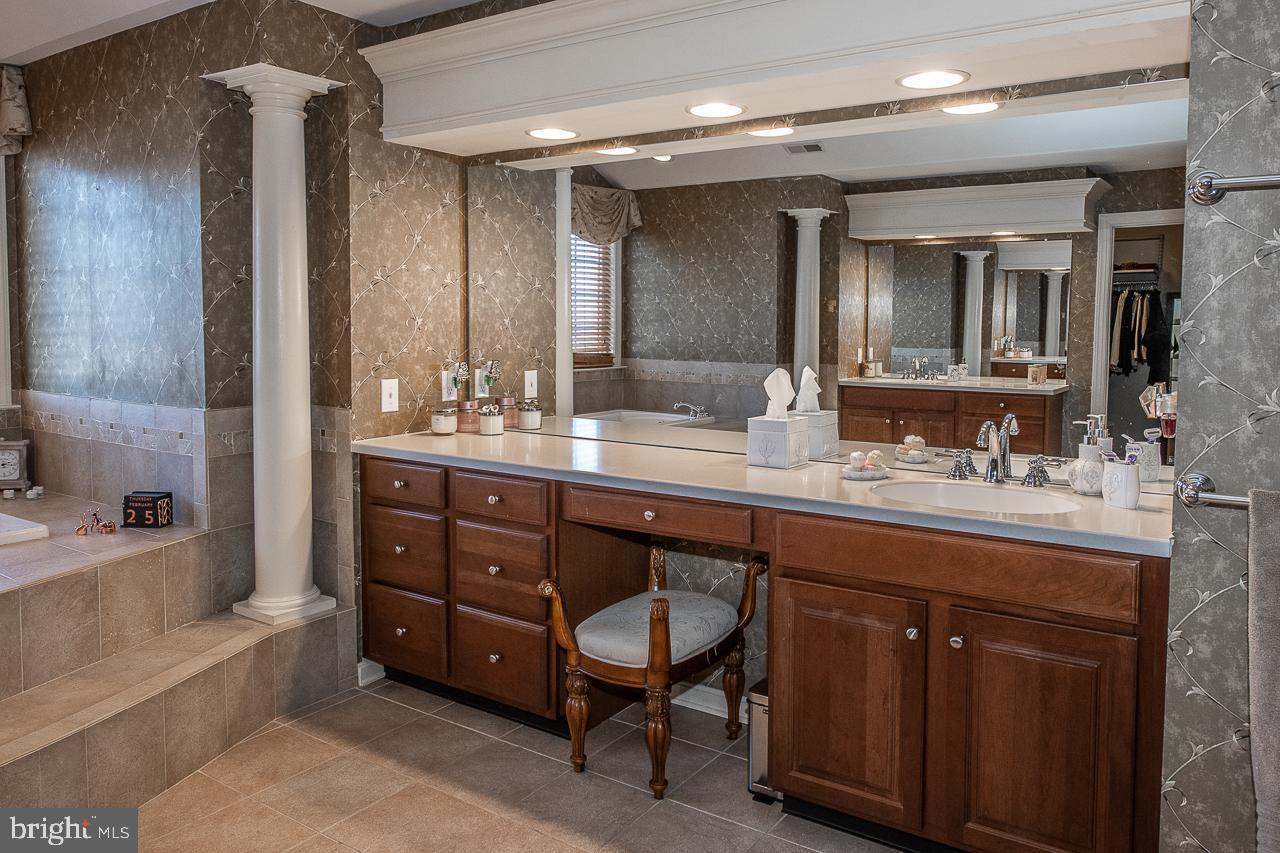 34 Hollow Drive Malvern, PA 19355 - Photo 30 of 54 Master his and her vanities