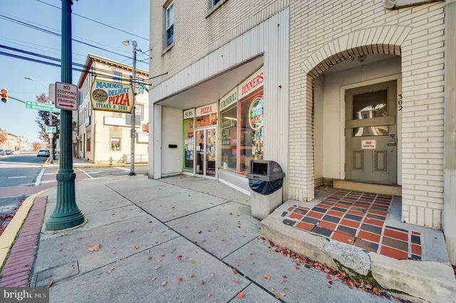 $1,200 | 302-3 West Main Street, Kutztown, PA 19530