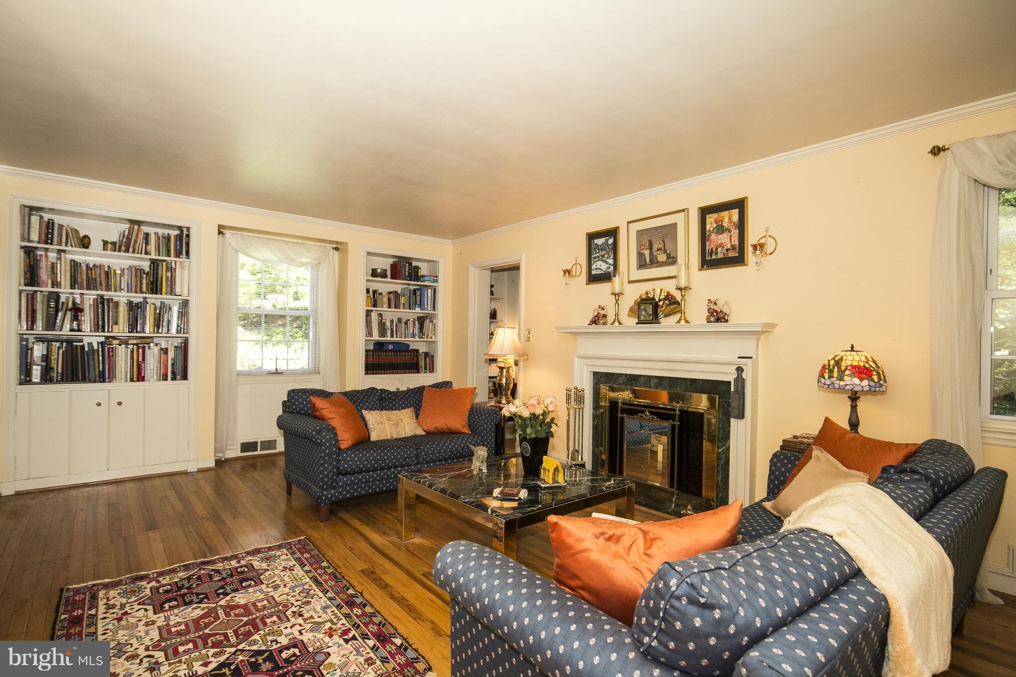7 Burnbrae Road Baltimore, MD 21204 - Photo 5 of 30 Living Room