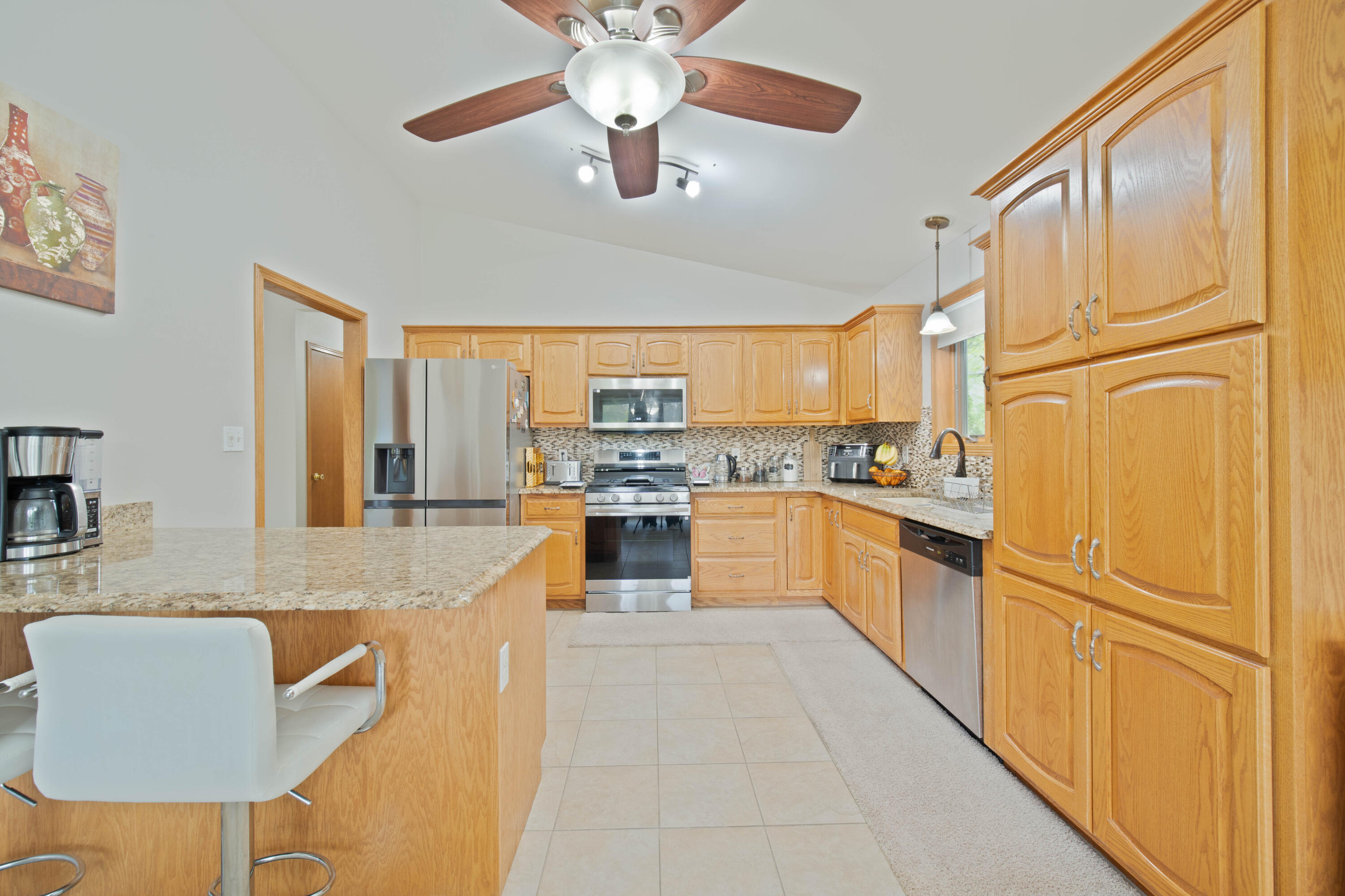 7019 Forest Ridge Drive Schererville, IN 46375 - Photo 7 of 19 3000x2000