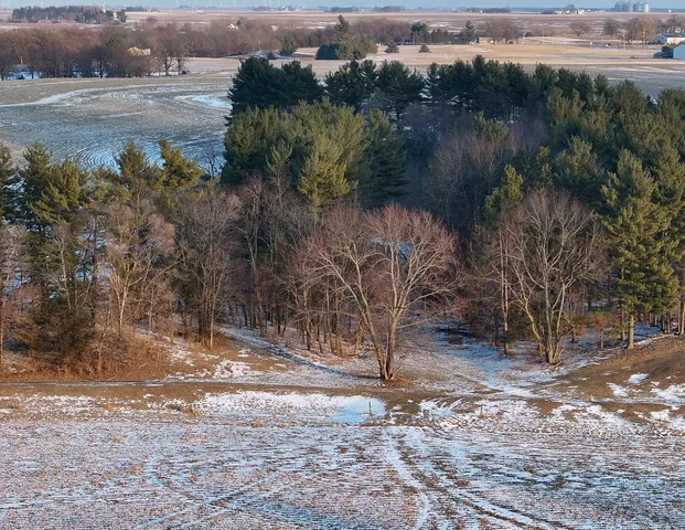 $2,030,520 | 0 Highway 24, Secor, IL 61771