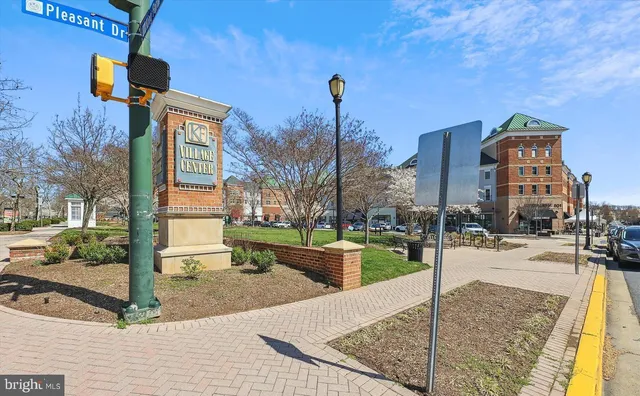 $999,999 | 1105 Pleasant Circle, Rockville, MD 20850