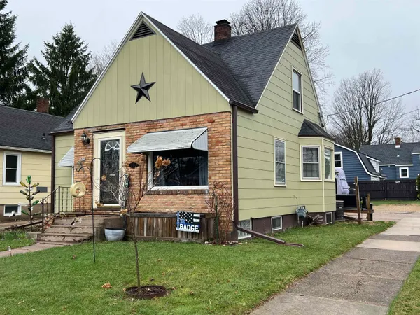 $179,900 | 127 Garfield Avenue, Clintonville, WI 54929