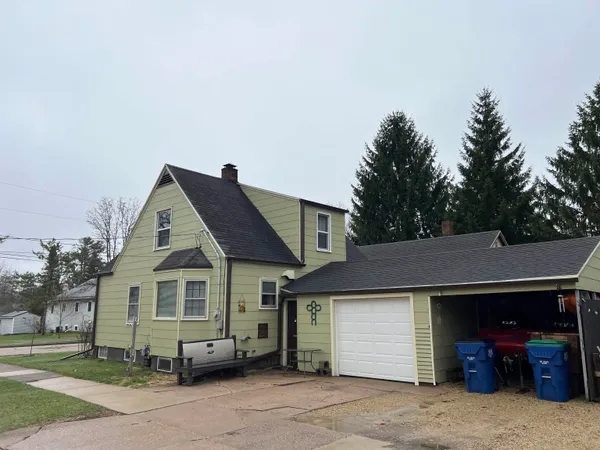 $179,900 | 127 Garfield Avenue, Clintonville, WI 54929