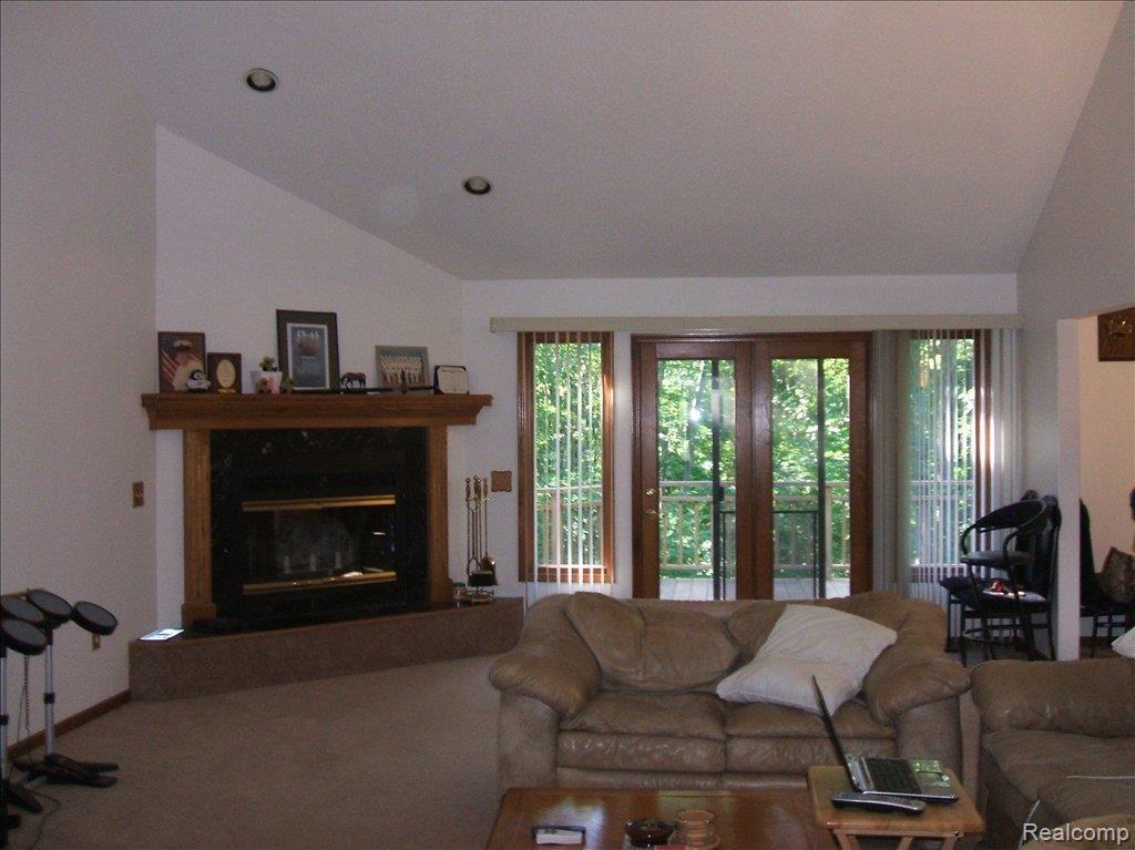 4498 Cordley Lake Road Pinckney, MI 48169 - Photo 4 of 8 Great room