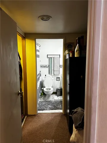 an empty room with window in it