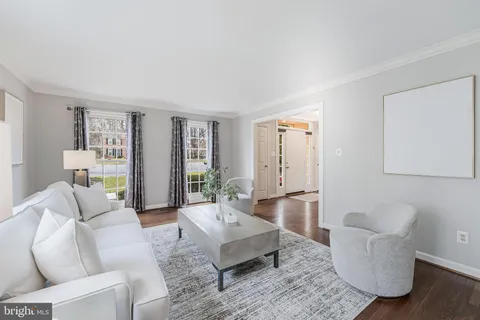 $1,290,000 | 4715 Lewis Woods Court, Chantilly, VA 20151