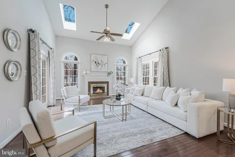 $1,290,000 | 4715 Lewis Woods Court, Chantilly, VA 20151