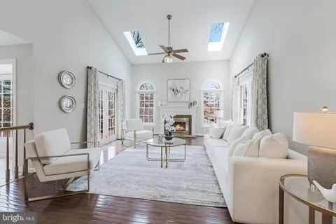 $1,290,000 | 4715 Lewis Woods Court, Chantilly, VA 20151