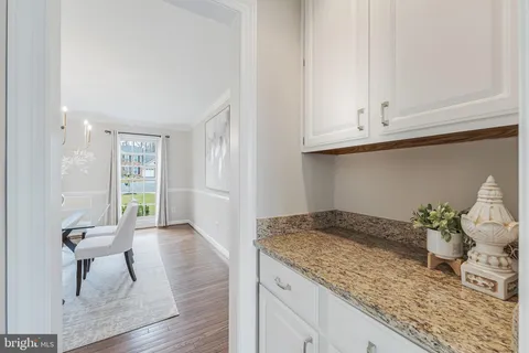 $1,290,000 | 4715 Lewis Woods Court, Chantilly, VA 20151