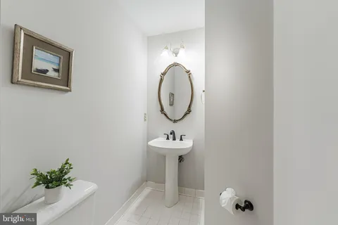 $1,290,000 | 4715 Lewis Woods Court, Chantilly, VA 20151