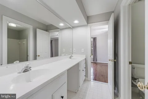 $1,290,000 | 4715 Lewis Woods Court, Chantilly, VA 20151