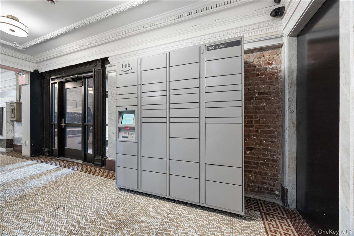 160 Wadsworth Avenue, Unit 302 Manhattan, NY 10033 - Photo 20 of 21 a view of a closet area