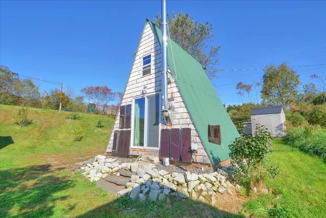 $199,000 | 12 Cemetery Hill Road, Randolph, VT 05061