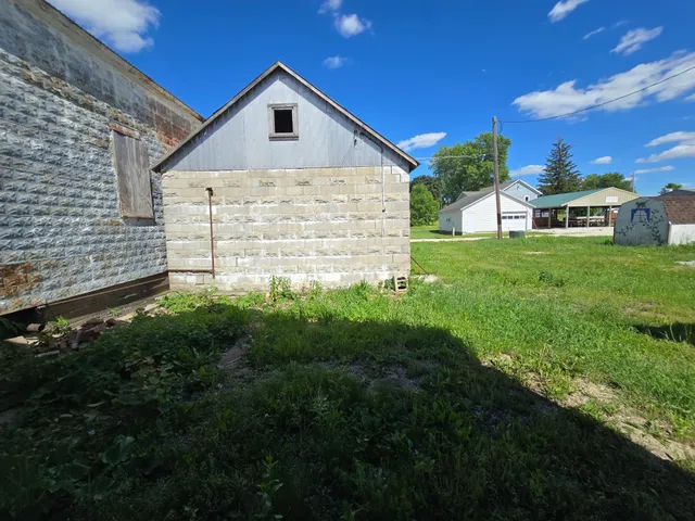 $1 | 102 Main Street North, Canton, MN 55922