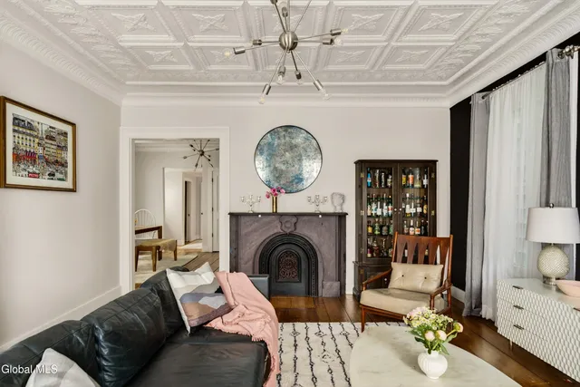 $789,000 | 19 8th Street, Hudson, NY 12534