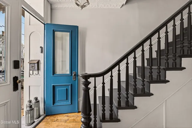 $789,000 | 19 8th Street, Hudson, NY 12534