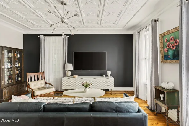 $789,000 | 19 8th Street, Hudson, NY 12534