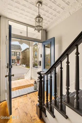 $789,000 | 19 8th Street, Hudson, NY 12534