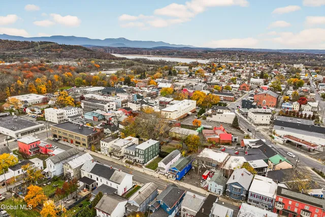 $789,000 | 19 8th Street, Hudson, NY 12534