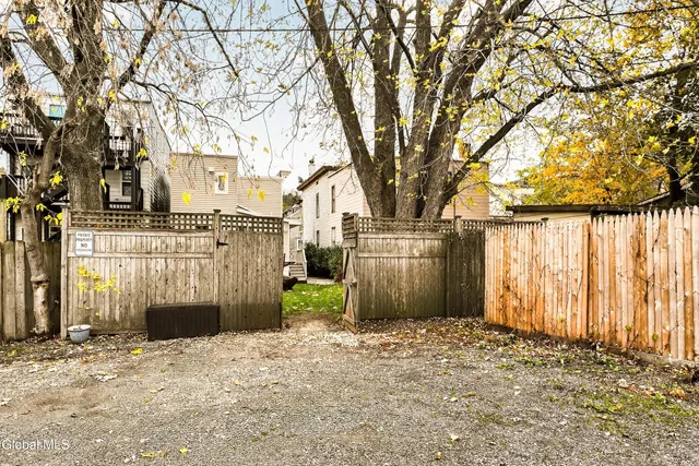 $789,000 | 19 8th Street, Hudson, NY 12534