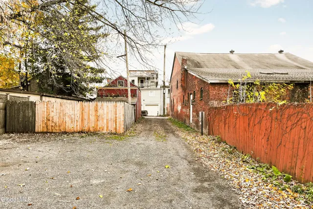 $789,000 | 19 8th Street, Hudson, NY 12534