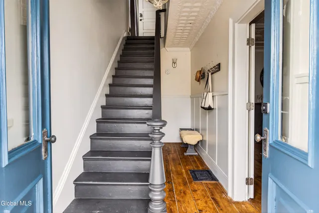 $789,000 | 19 8th Street, Hudson, NY 12534