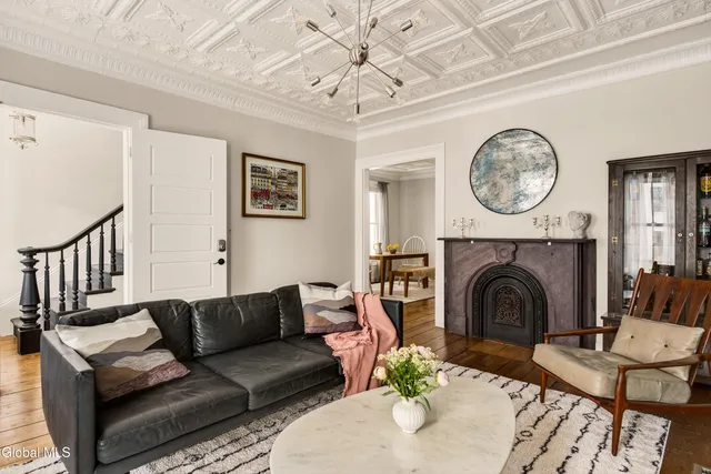 $789,000 | 19 8th Street, Hudson, NY 12534