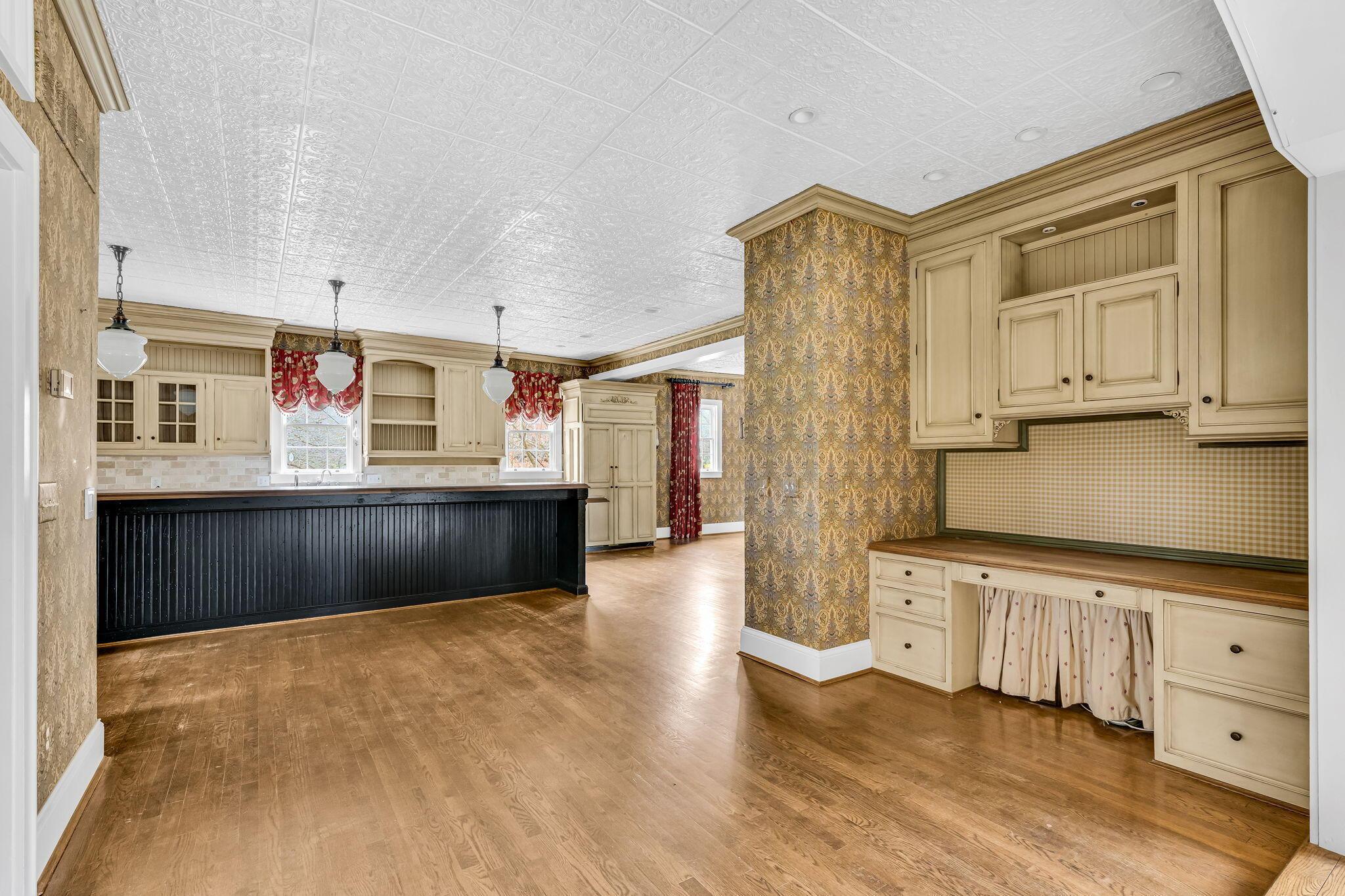 7805 Brill Road Cincinnati, OH 45243 - Photo 75 of 139 75-web-or-mls-7805BrillRoadInt_Hommati10