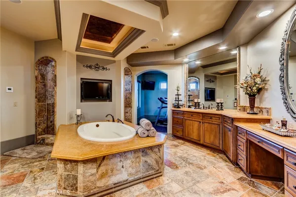 $1,699,000 | 12260 Desert Rose Way, Oak Hills, CA 92344