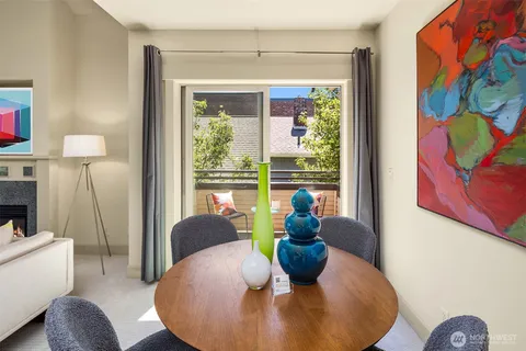 $650,000 | 2035 Eastlake Avenue East, Unit 301, Seattle, WA 98102