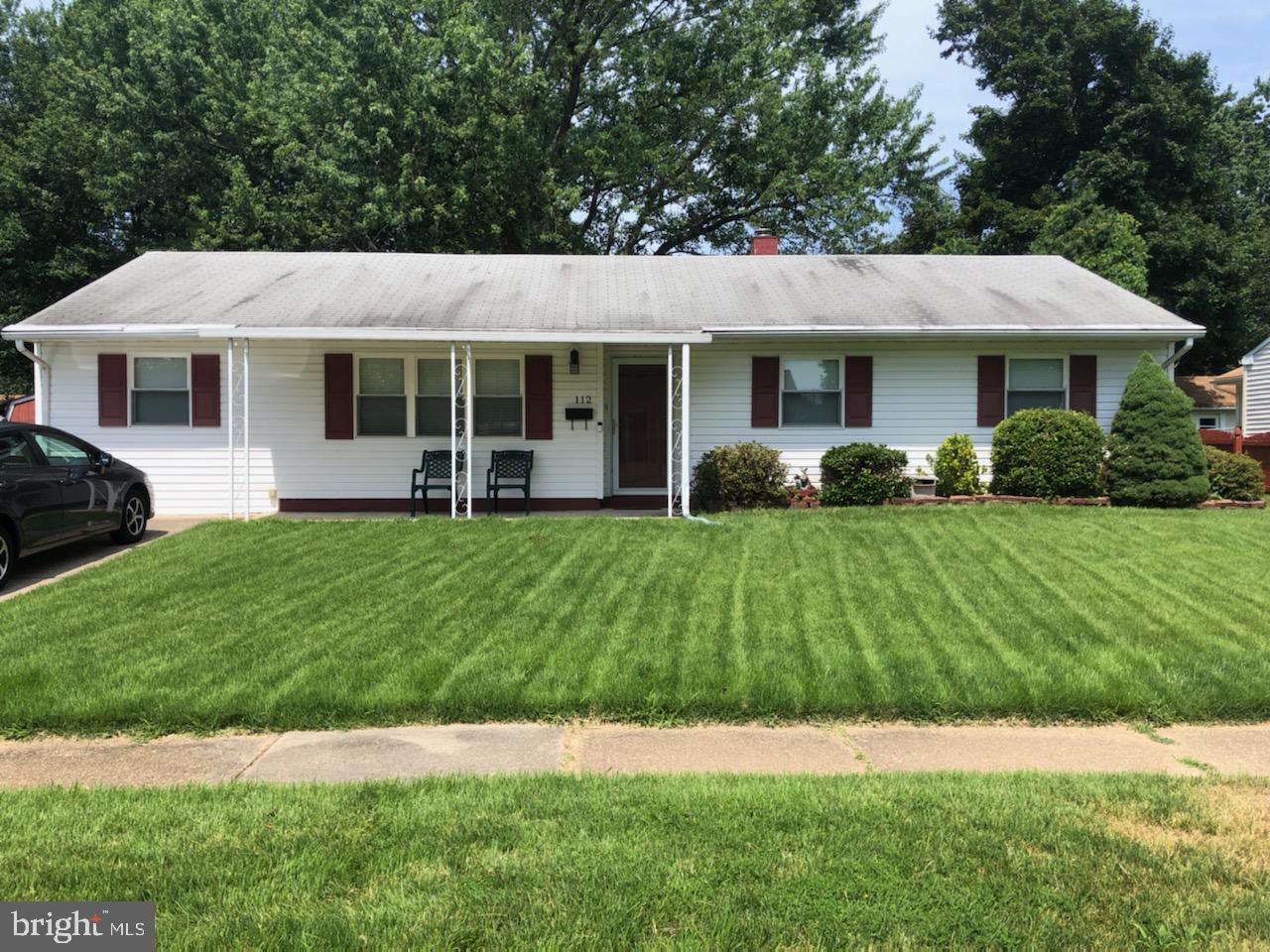 112 Kingswood Road Newark, DE 19713 - Photo 1 of 28 Front Exterior - Yard Pre-Winter - 2019