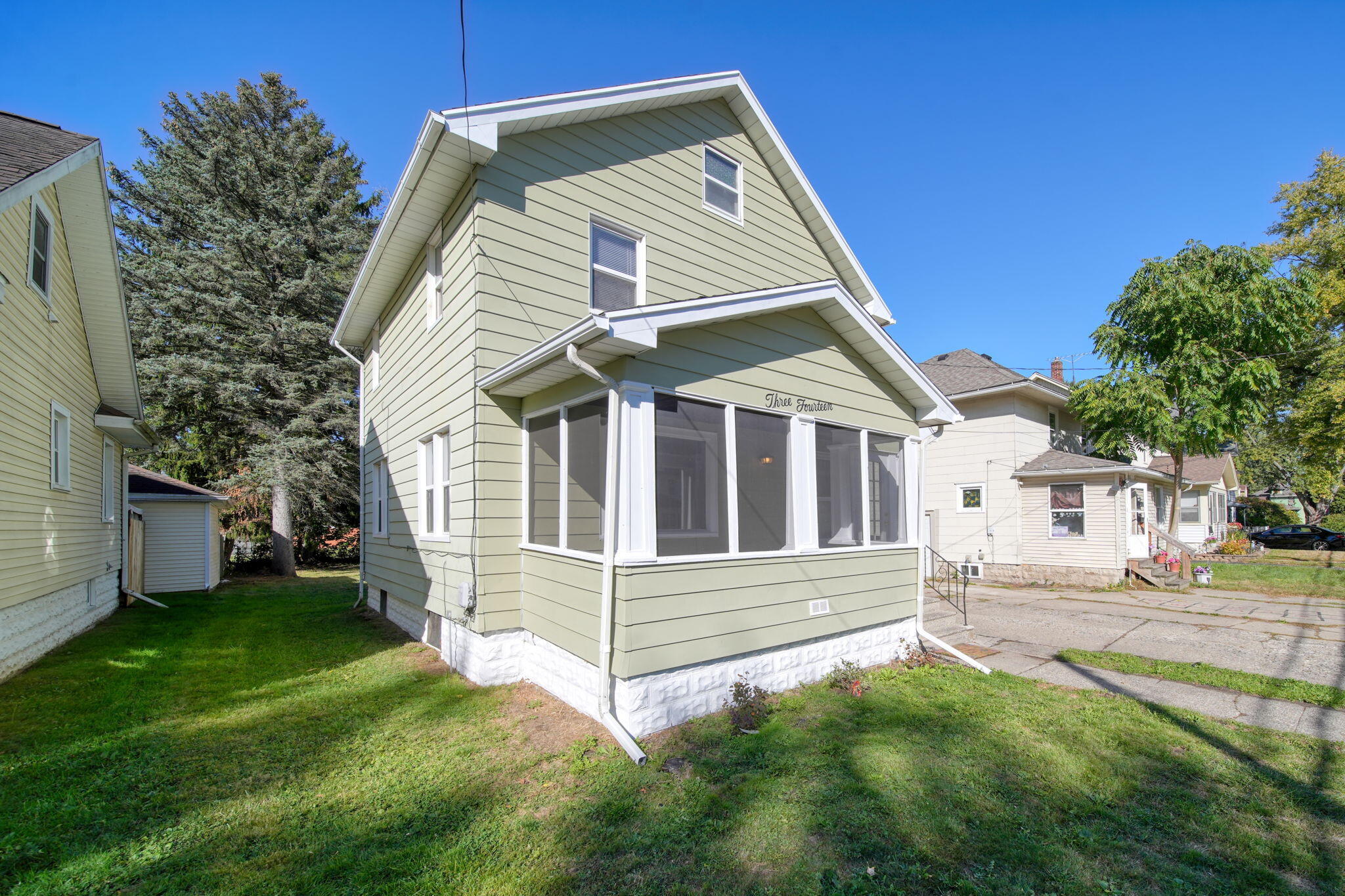 314 Orange Street Jackson, MI 49202 - Photo 2 of 41 3-web-or-mls-DSC01065_HDR