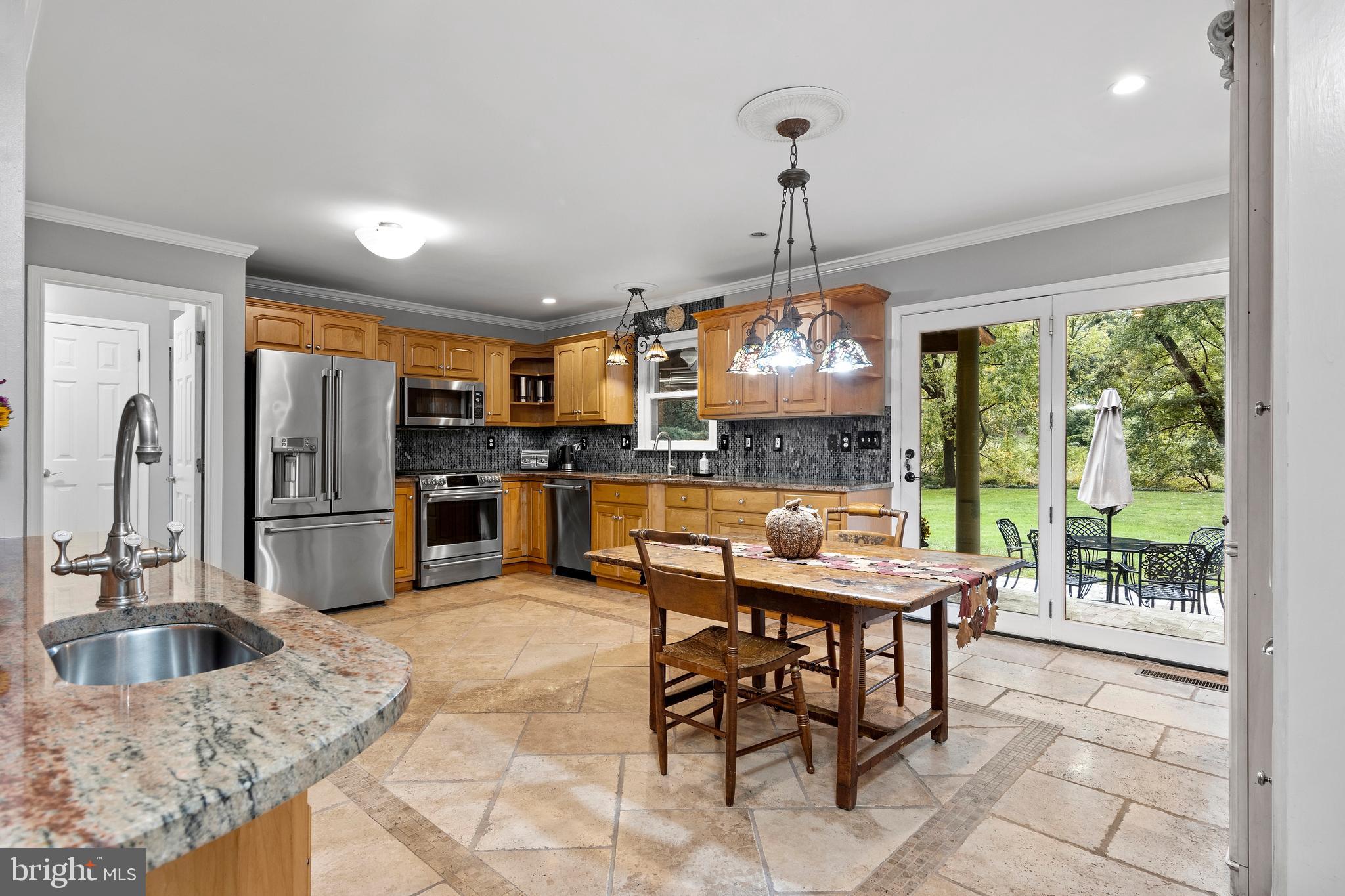 424 Red Coat Lane Wayne, PA 19087 - Photo 17 of 58 Generously sized kitchen