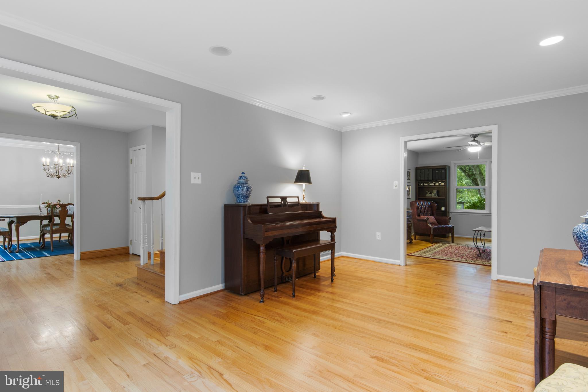 424 Red Coat Lane Wayne, PA 19087 - Photo 31 of 58 Spacious living room with wood floor