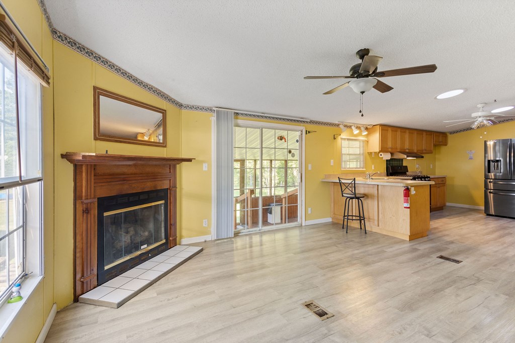 39 South Point Harbor Drive Chappells, SC 29037 - Photo 7 of 31 Gallery Image 7