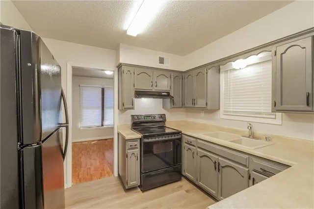 $1,990 | 1815 North Lazy Branch Road, Independence, MO 64058