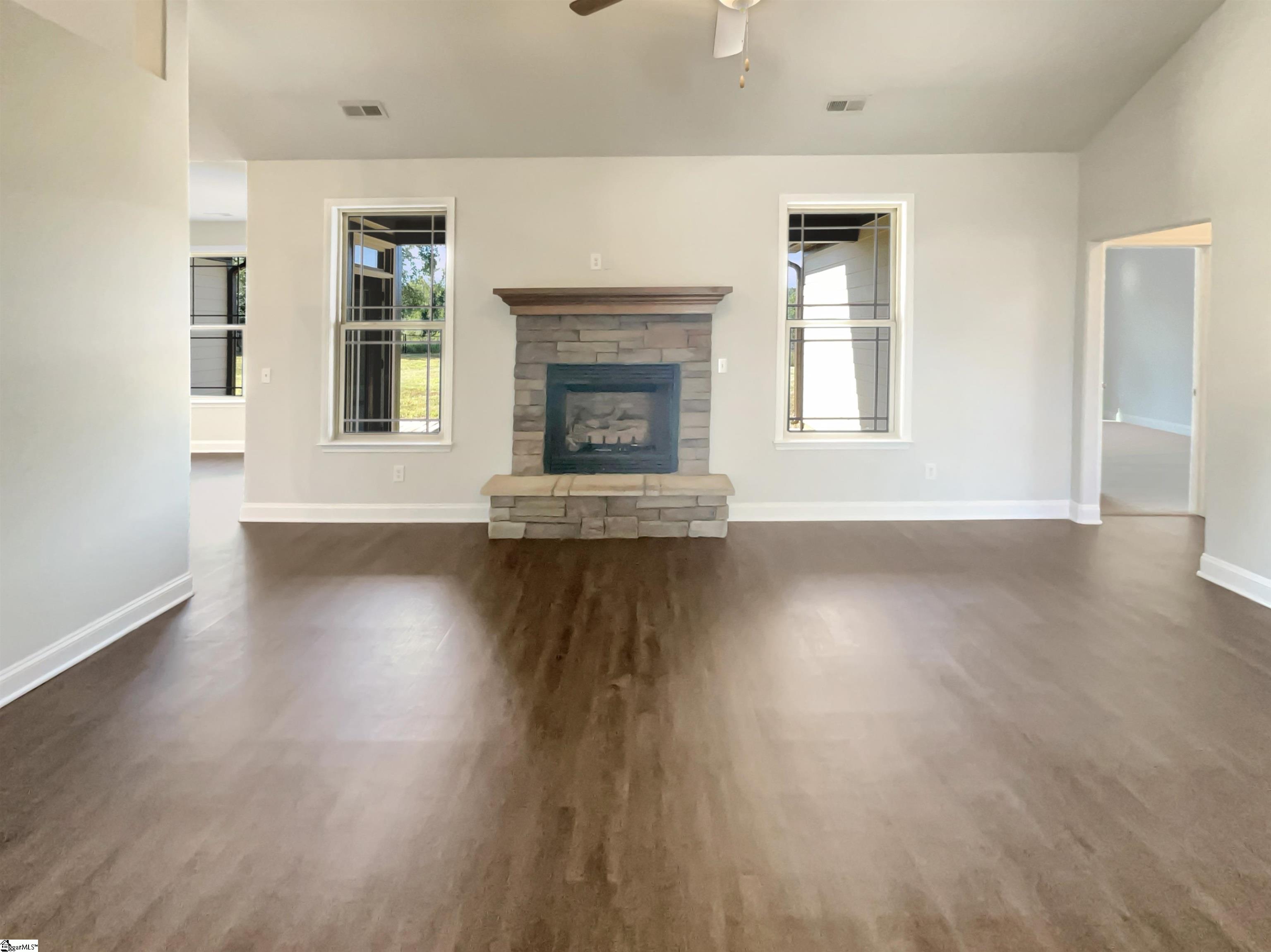 917 Garnet Circle Chesnee, SC 29323 - Photo 3 of 22