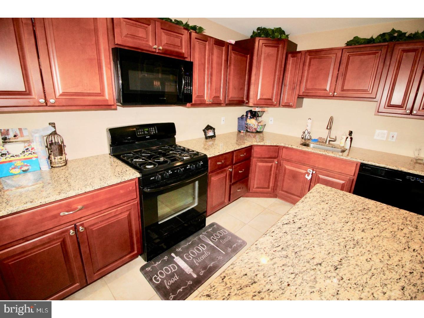 12513 Richton Road Philadelphia, PA 19154 - Photo 14 of 22 Kitchen