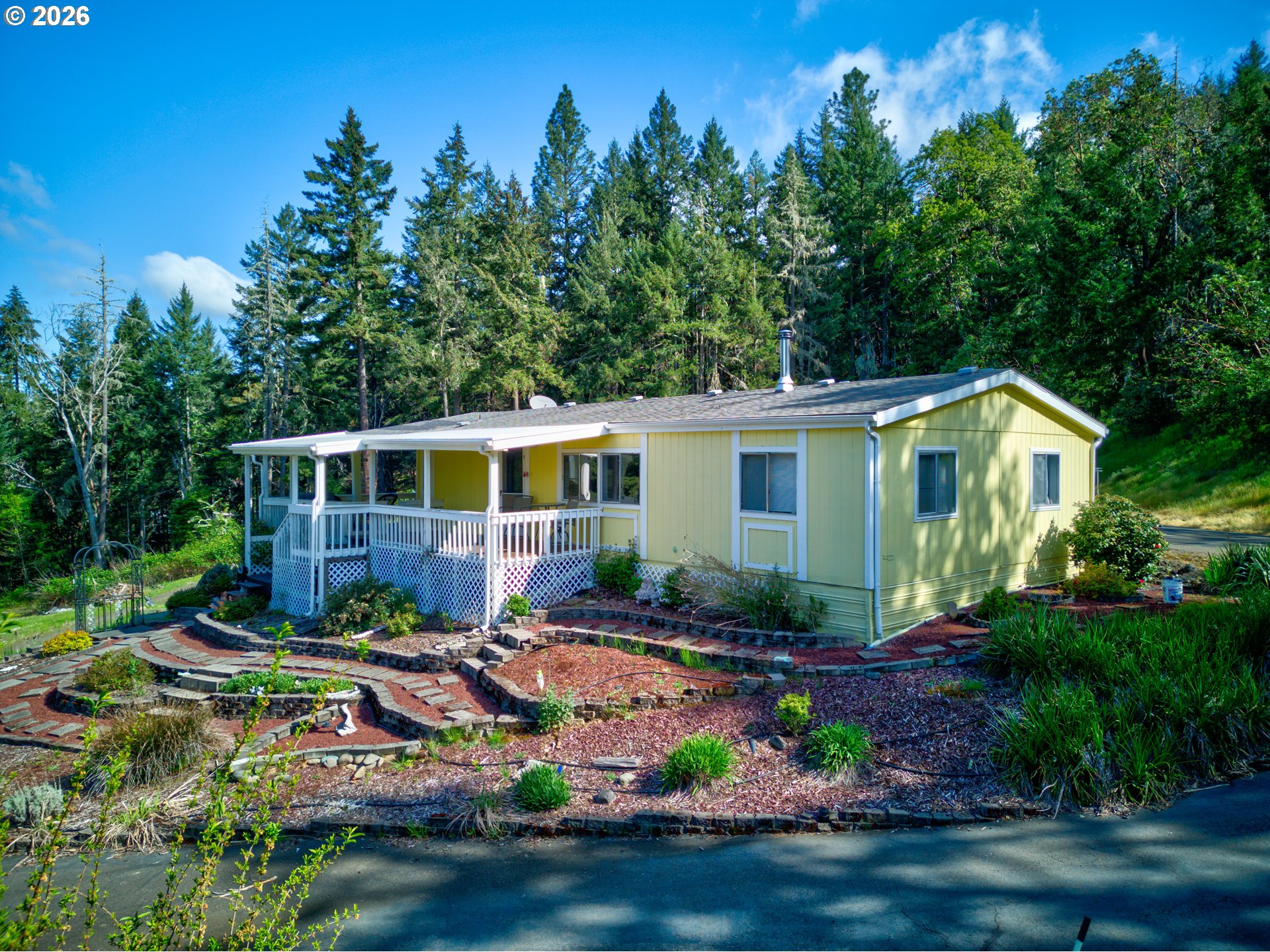 1160 Cleveland Loop Road Roseburg, OR 97471 - Photo 2 of 41