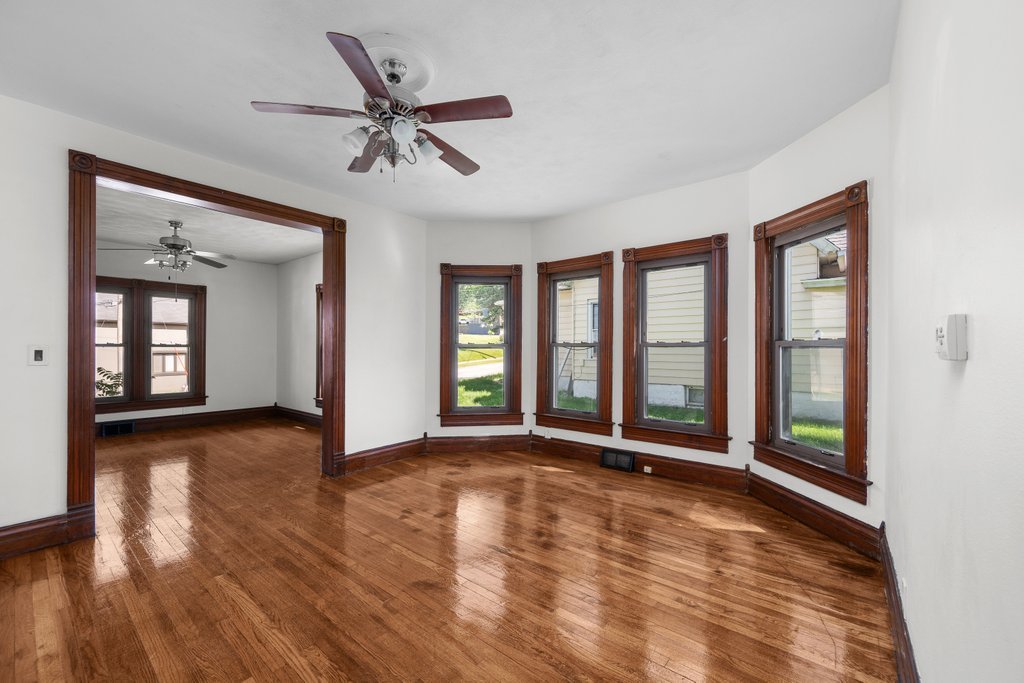 811 15th Street B Moline, IL 61265 - Photo 7 of 25
