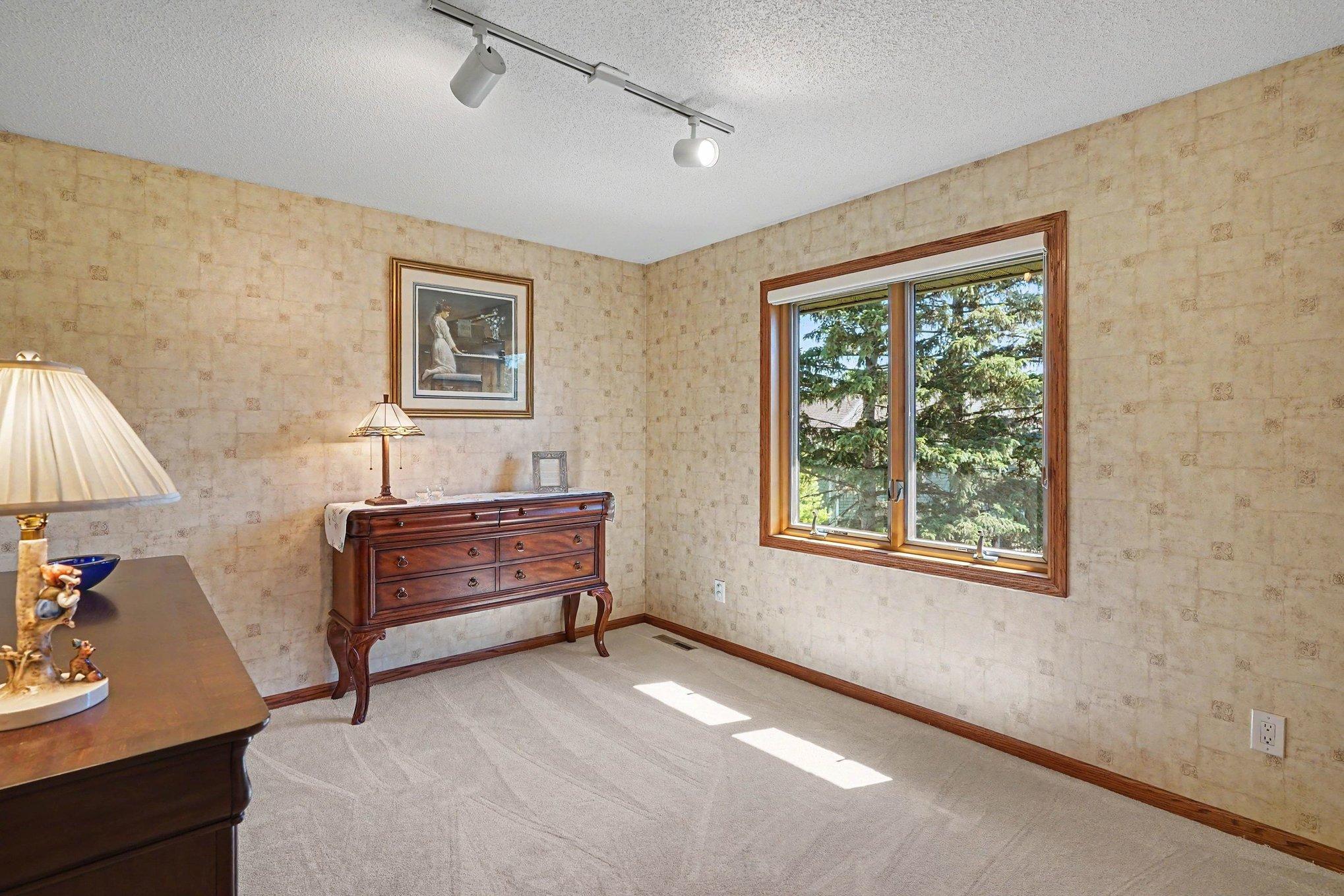 7016 Beacon Circle Eden Prairie, MN 55346 - Photo 21 of 34