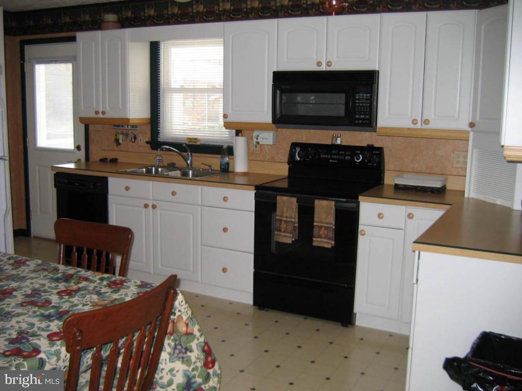 1792 Turnpike Road Elizabethtown, PA 17022 - Photo 7 of 24 Gallery Image 7
