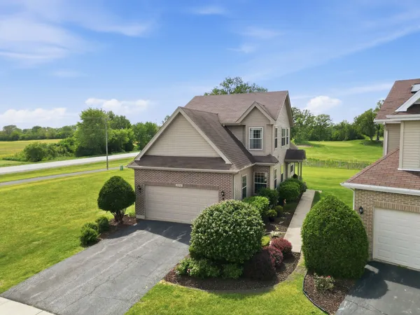 $329,900 | 246 Sunset Boulevard, Beecher, IL 60401