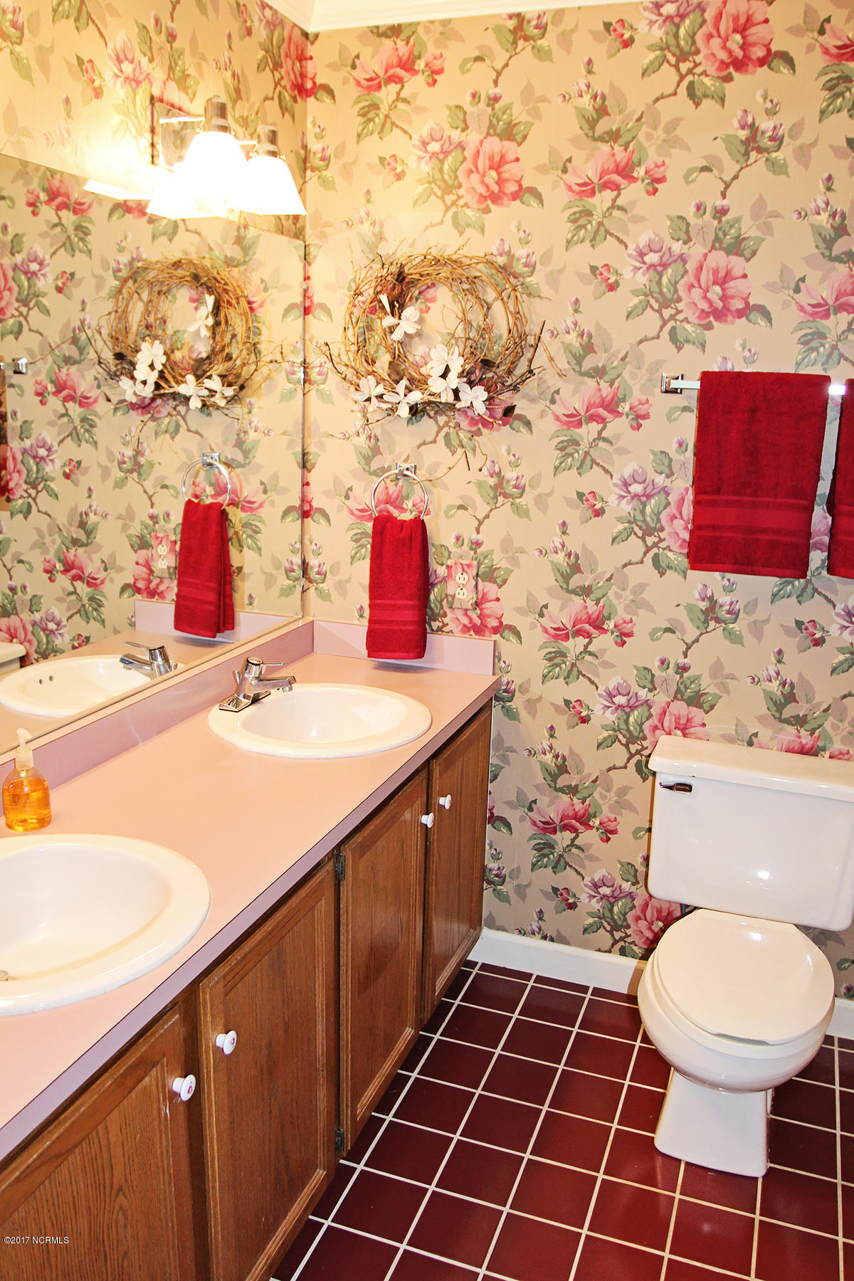 104 Olga Road Beaufort, NC 28516 - Photo 20 of 40 Master dual vanity