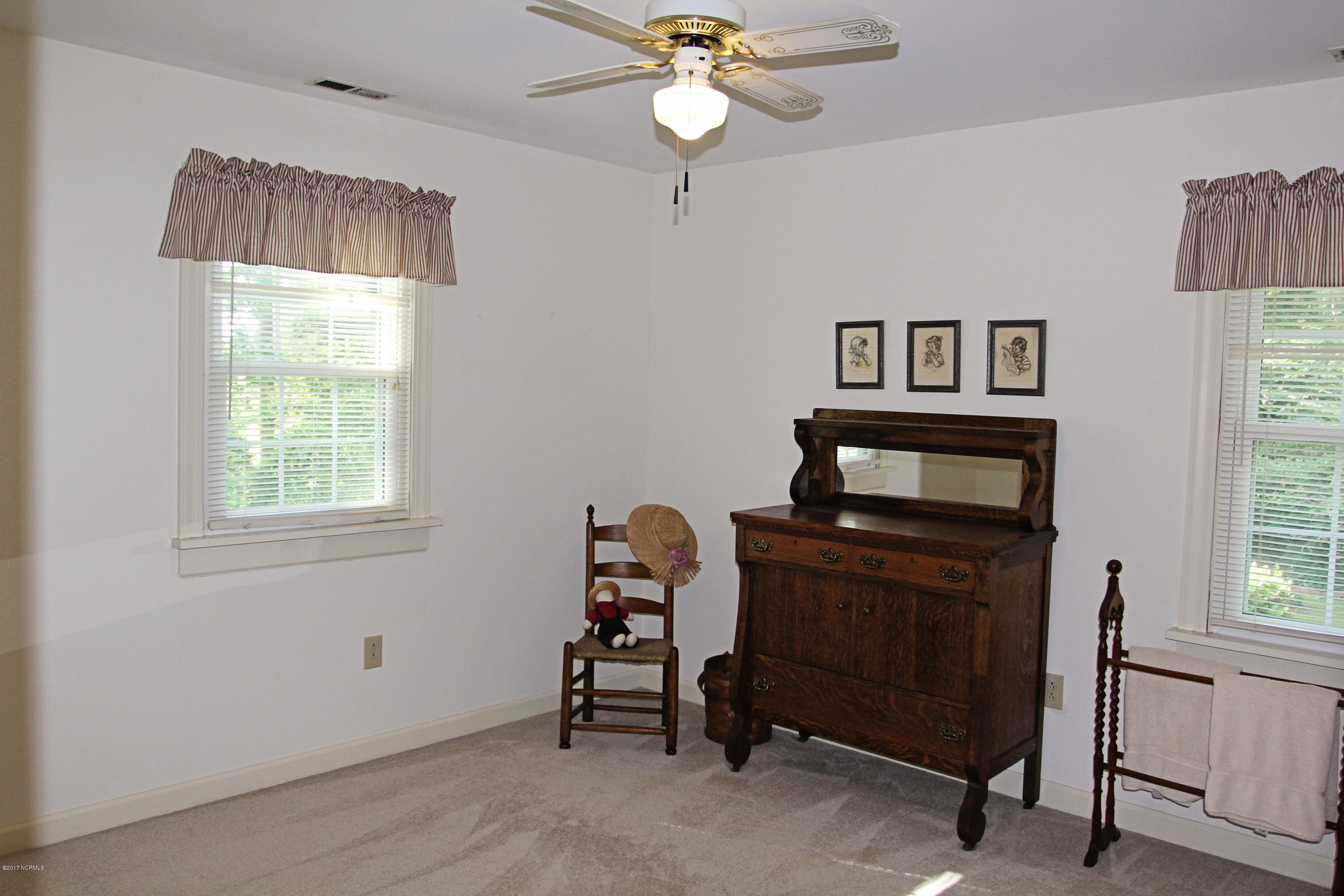104 Olga Road Beaufort, NC 28516 - Photo 24 of 40 Bedroom 1